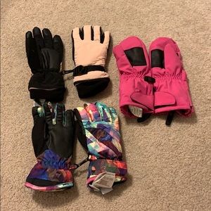 Girls’ ski gloves/mittens